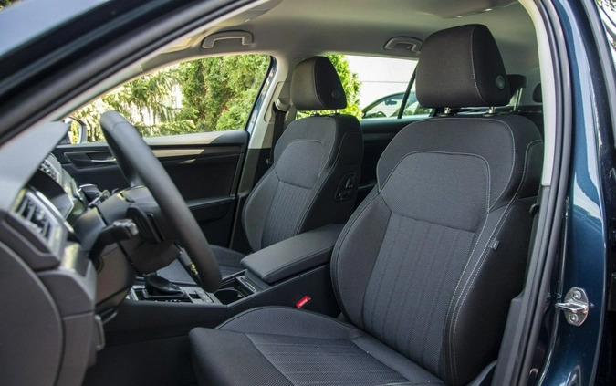 Skoda Superb cena 183900 przebieg: 5, rok produkcji 2024 z Borne Sulinowo małe 436